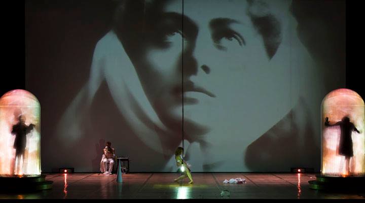 579272_626148370747209_1429958361_n