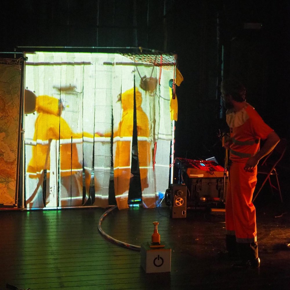 DE ONOPHOUDELIJKE ONDERWATERQUEESTE VAN KAPITEIN KRAPP EN ANDERE FIGUREN DIE MIN OF MEER VAN BELANG&nbsp;ZIJN